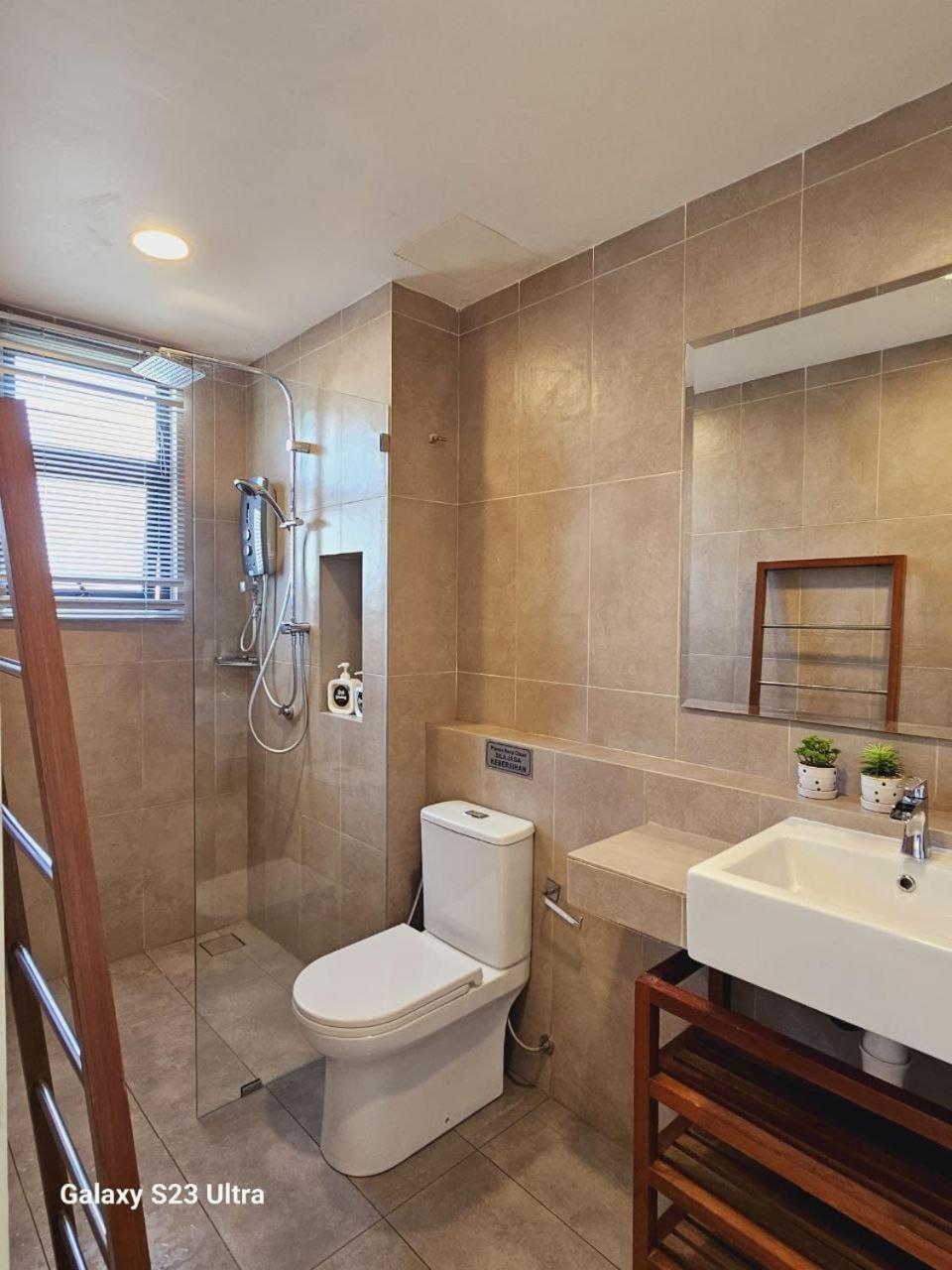 Timurbay By Irish Studio Suite Seaview Wifi Netflix Kuantan Esterno foto