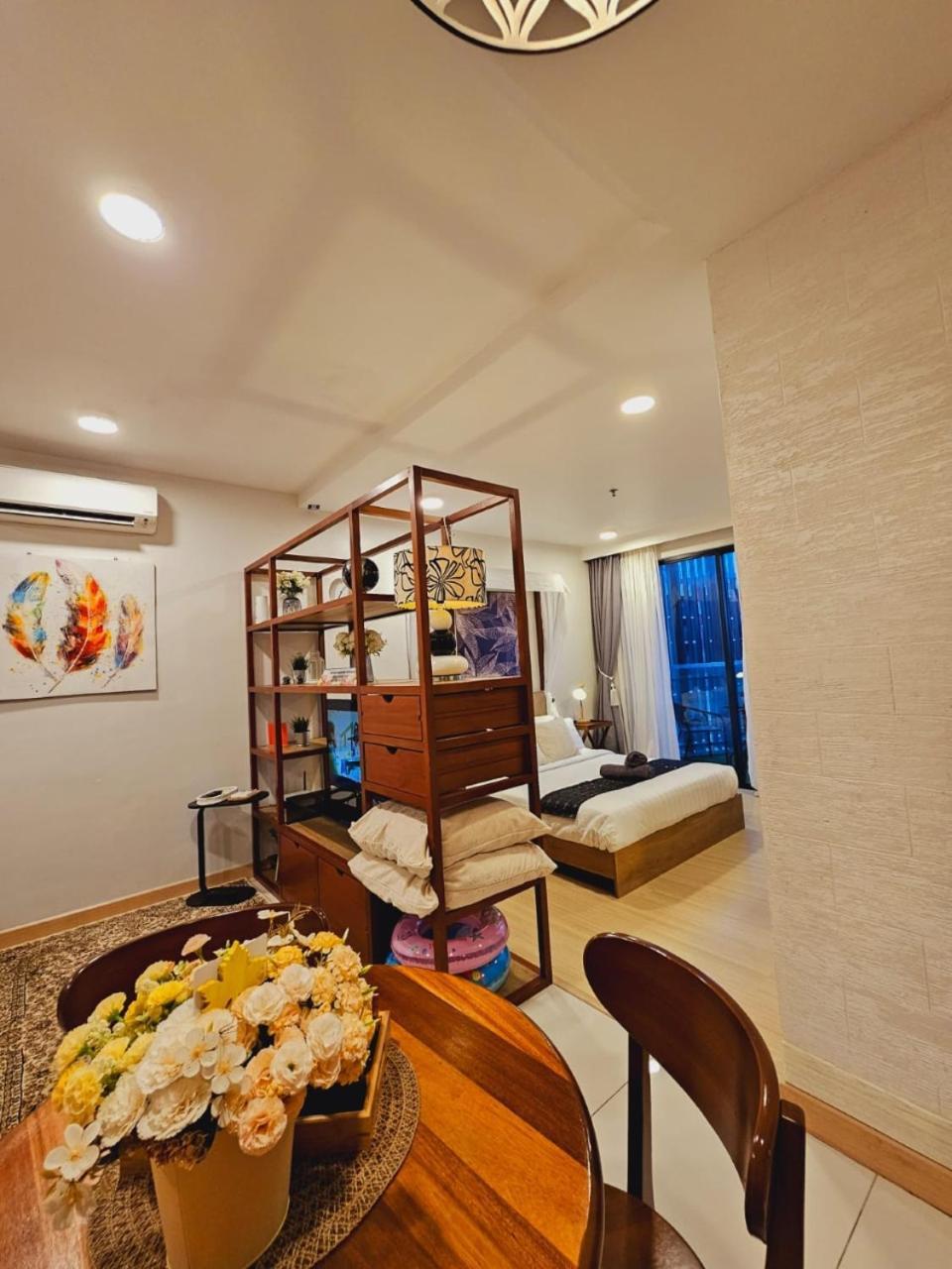 Timurbay By Irish Studio Suite Seaview Wifi Netflix Kuantan Esterno foto