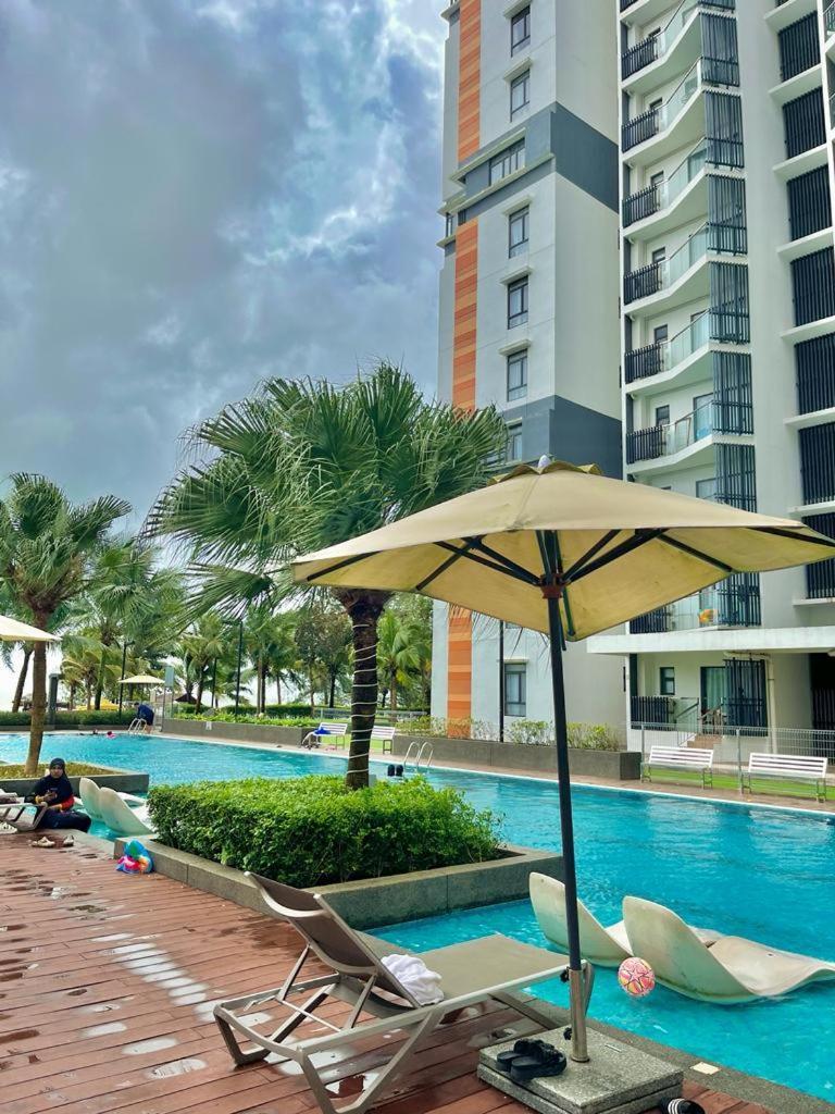 Timurbay By Irish Studio Suite Seaview Wifi Netflix Kuantan Esterno foto