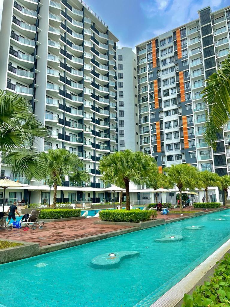 Timurbay By Irish Studio Suite Seaview Wifi Netflix Kuantan Esterno foto